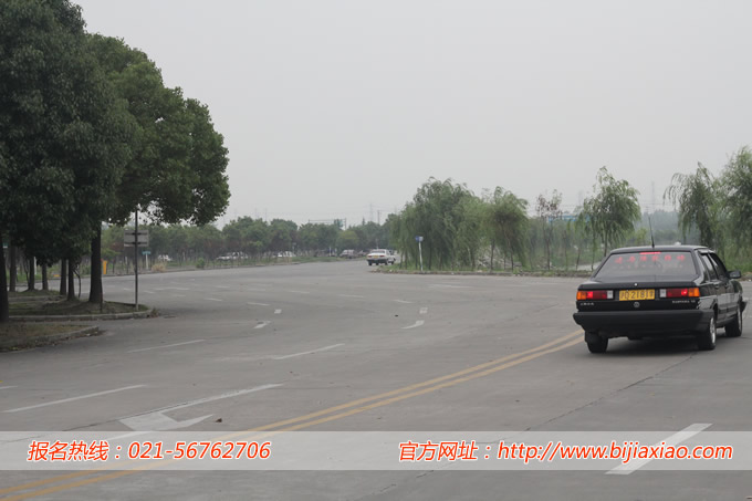 马陆驾校倒车入库练习技巧和考试标准