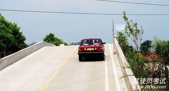 坡道定点停车与起步